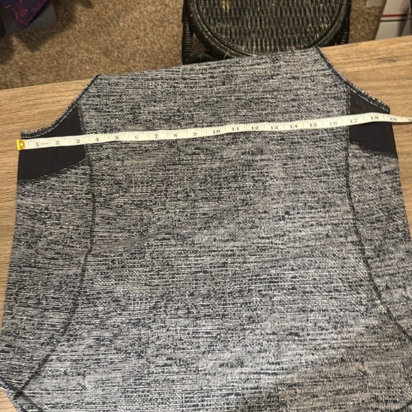 Lululemon tank top Women's L Gray Sleeveless‎ lightweight sheer accents quality - Picture 9 of 11